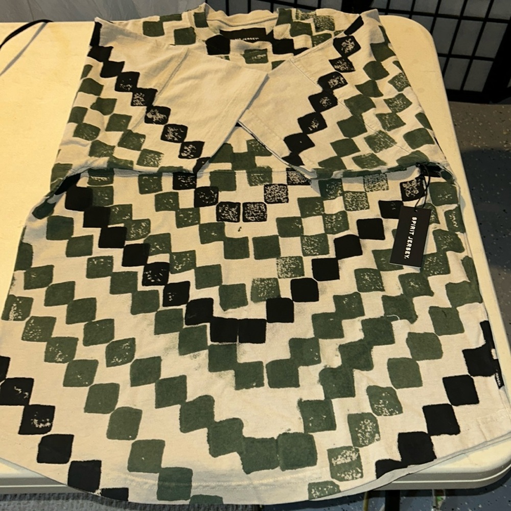 Spirit Jersey USA checkerboard pattern size small NWT.